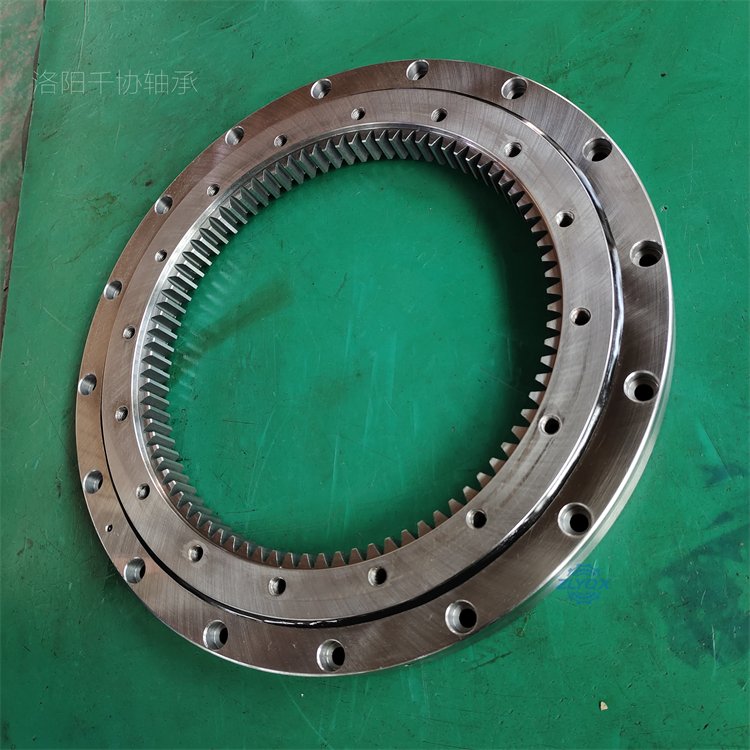 哪些原因影响转台轴承使用寿命